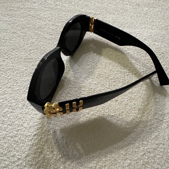 MIU MIU Sunglasses - Picture 8 of 10